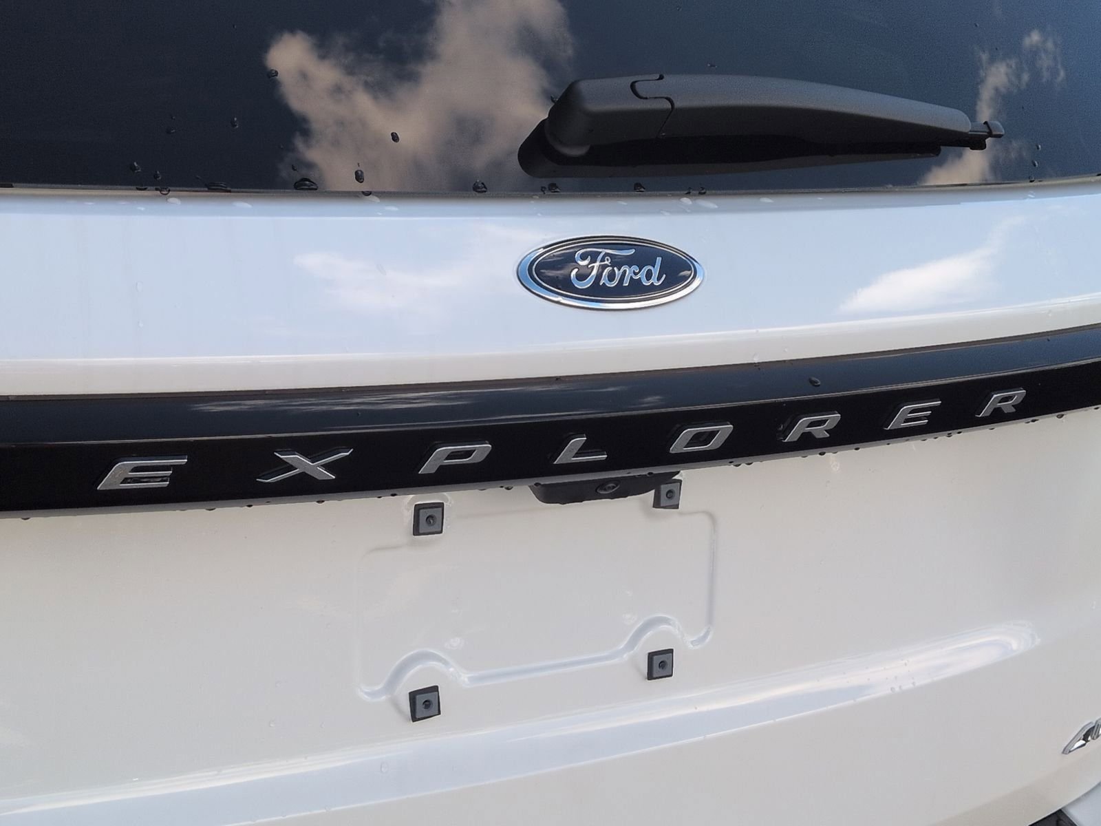 New 2026 Star White Ford Active image 13
