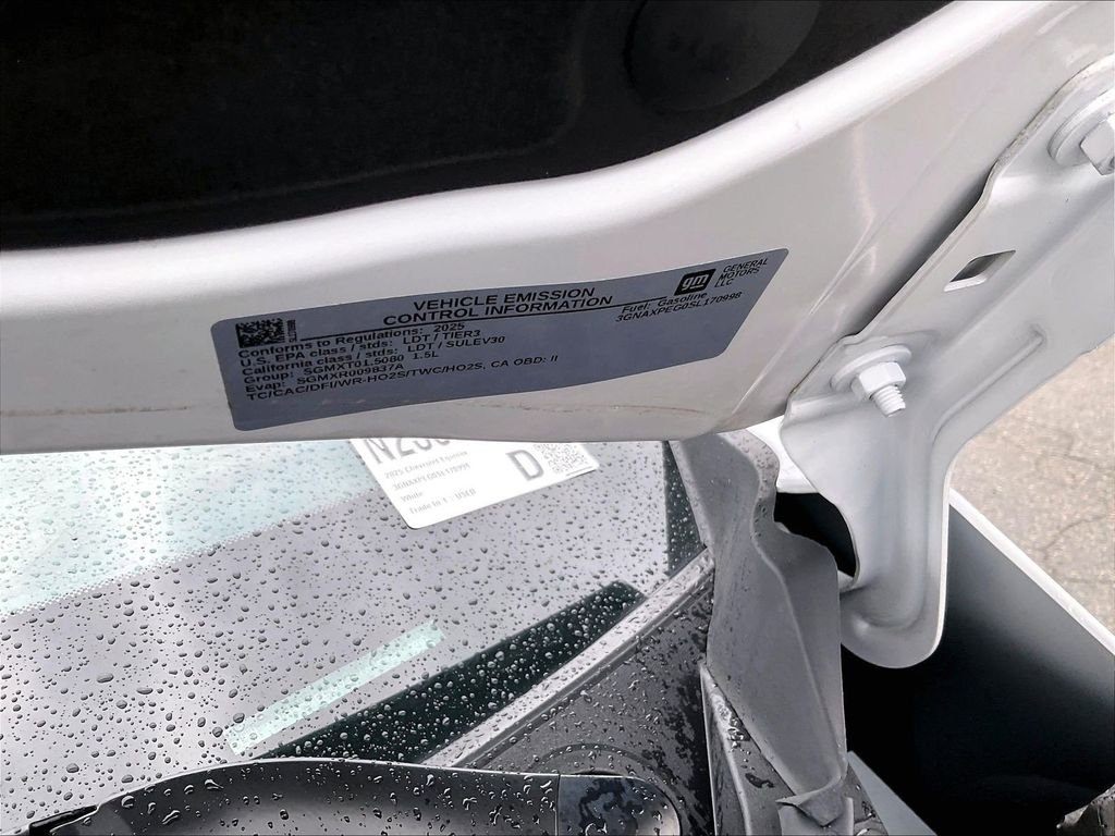 Used 2025 White Chevrolet LT image 33