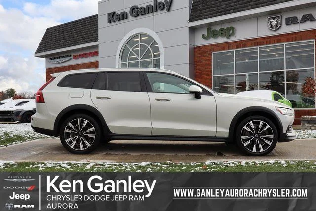 2021 Volvo V60 Cross Country