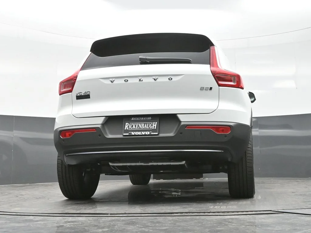 2026 Volvo XC40 Plus - Photo 13