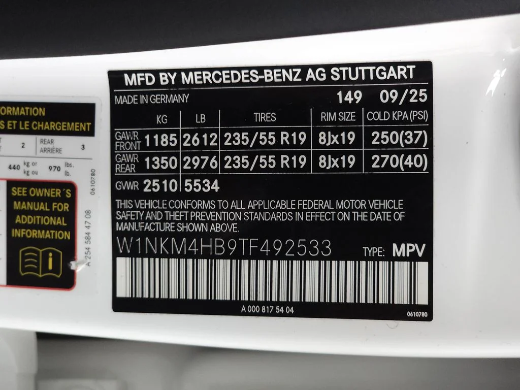 Certified Used 2026 Polar White Mercedes-Benz GLC 300 image 33