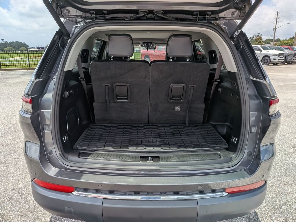 Used 2021 Gray Jeep Limited image 27