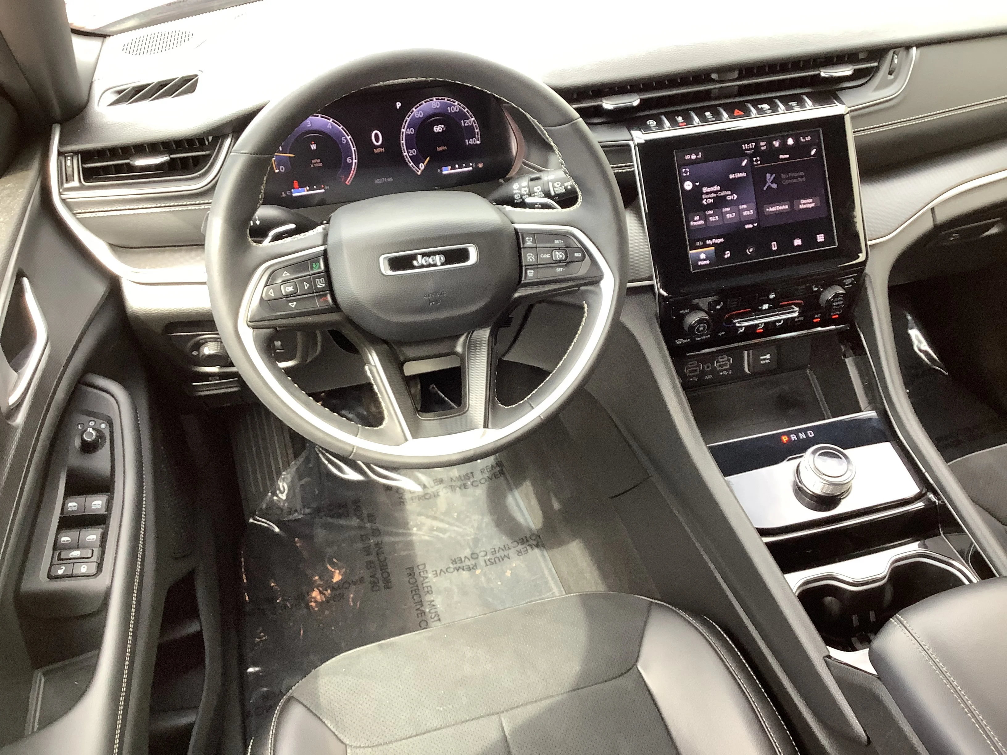 Used 2023 Red Jeep Altitude image 12