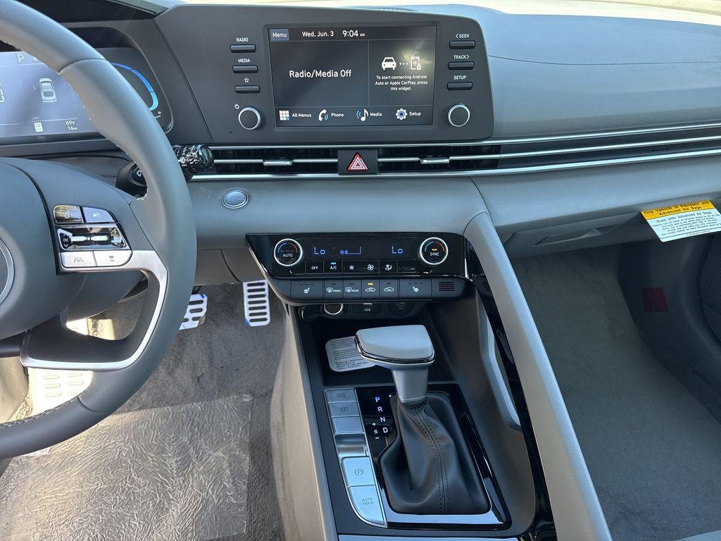 New 2026 White Hyundai SEL Sport Premium image 27