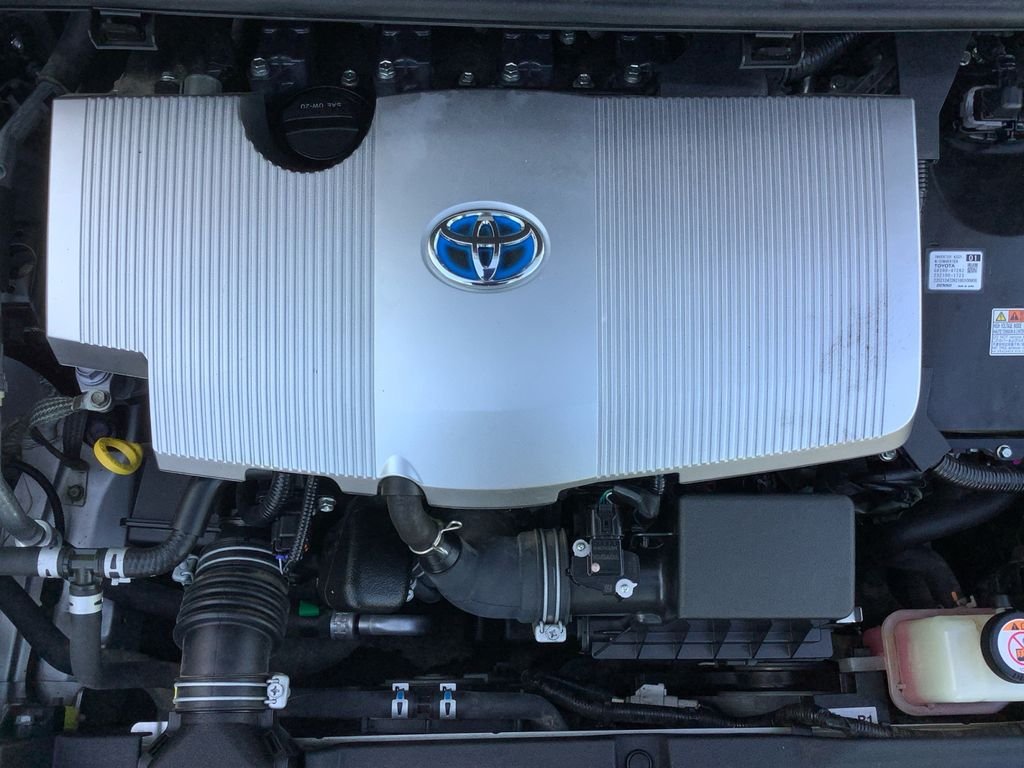 Used 2018 Silver Toyota Two Eco image 21