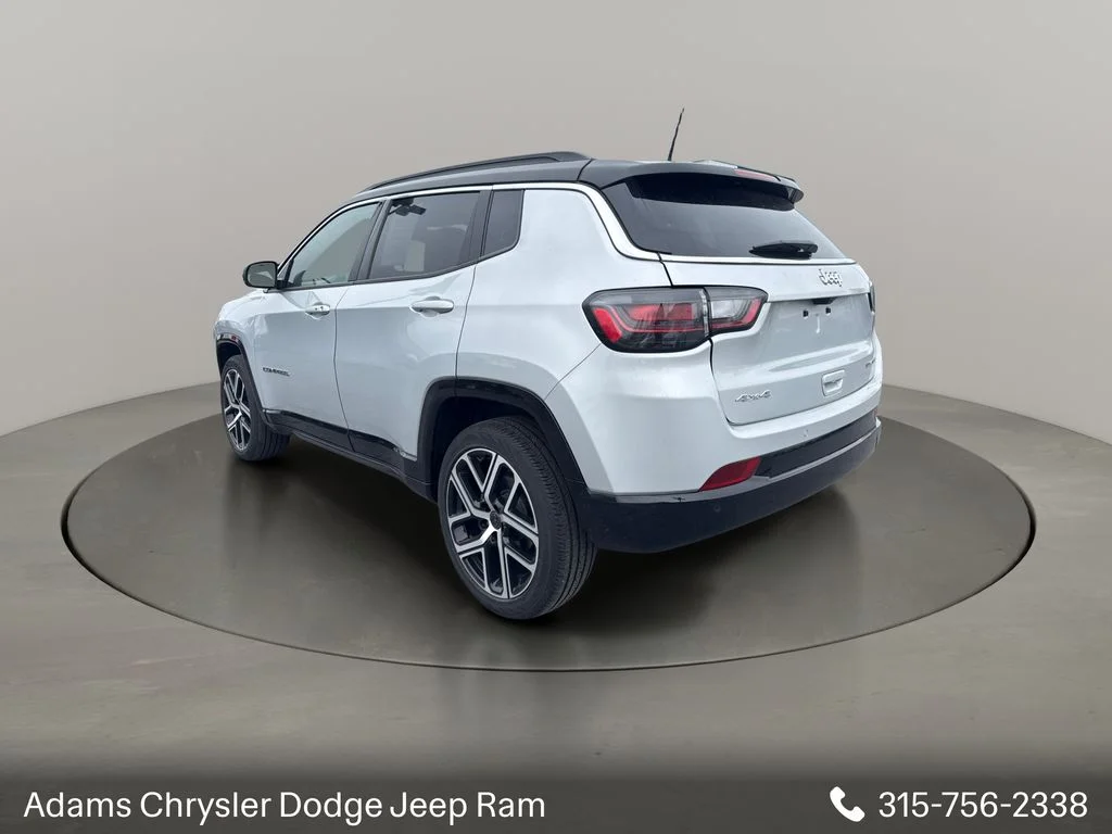 Used 2025 Silver Jeep Limited image 5