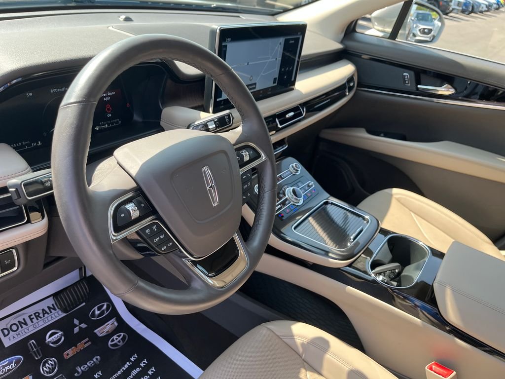 Used 2023 Beige Lincoln Reserve image 14