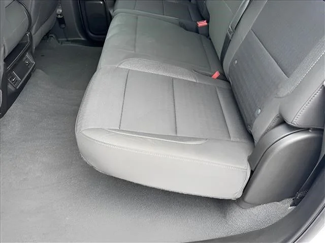 Used 2022 White Chevrolet Custom image 9