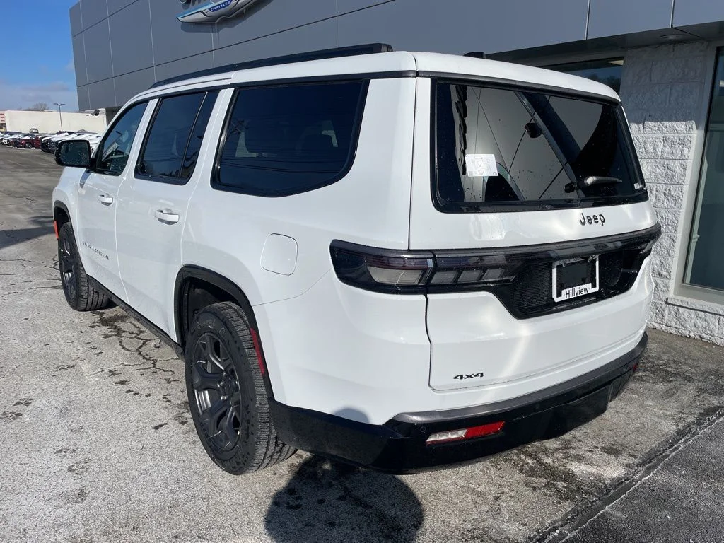 New 2026 Bright White Clear-Coat Exterior Paint Jeep Limited Altitude image 3