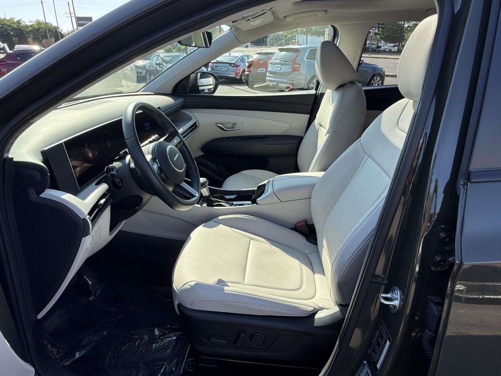 Certified Used 2025 Green Hyundai SEL Convenience image 13