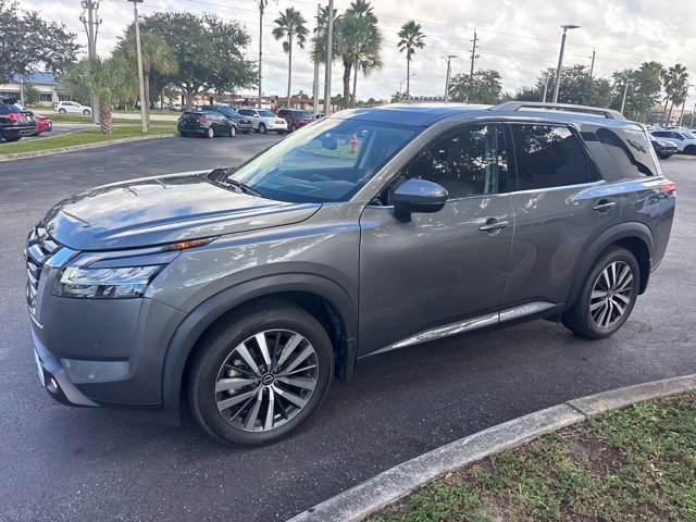 Used 2022 Gun Metallic Nissan Platinum image 12