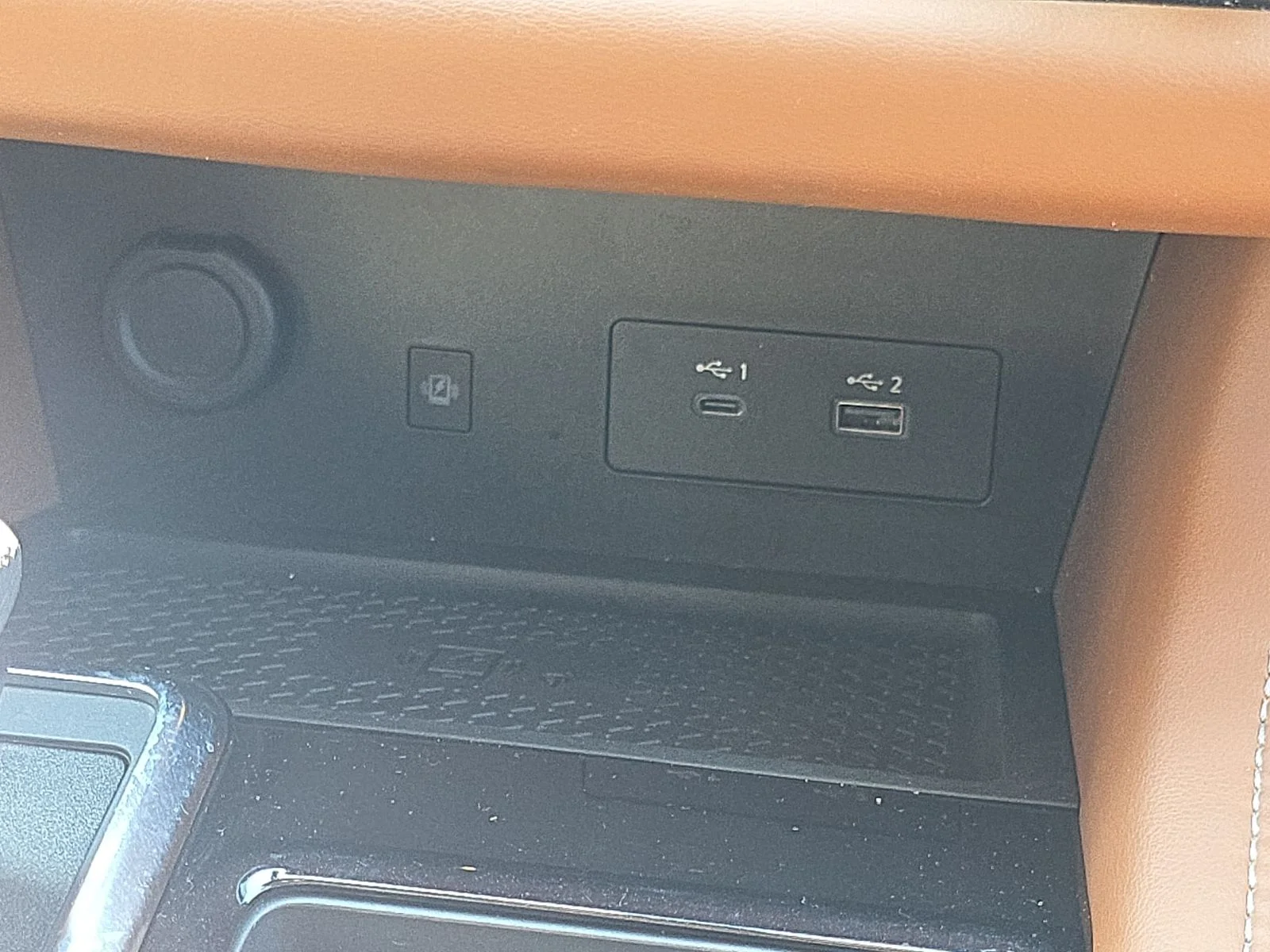 Used 2023 Red Nissan Platinum image 25