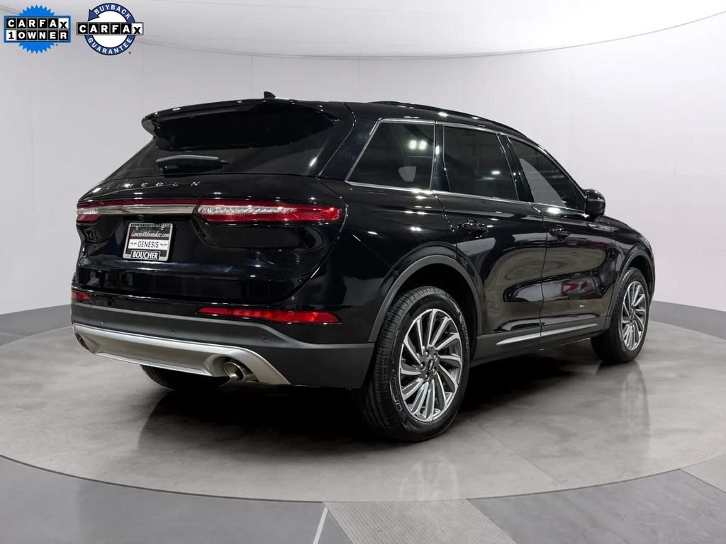 Used 2025 Infinite Black Met CC Lincoln Reserve image 3