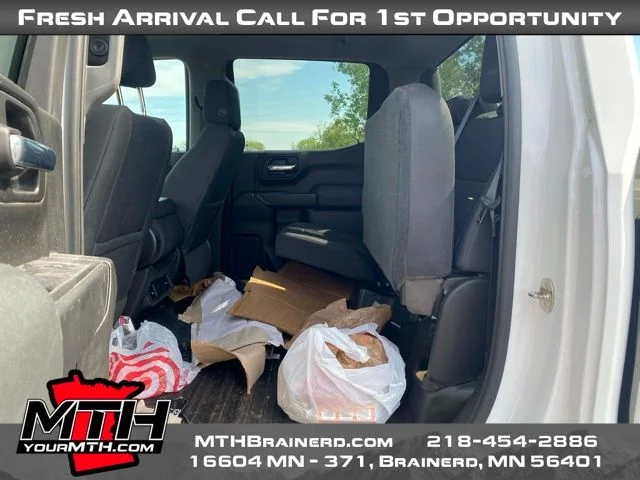 Used 2019 White GMC Base image 10