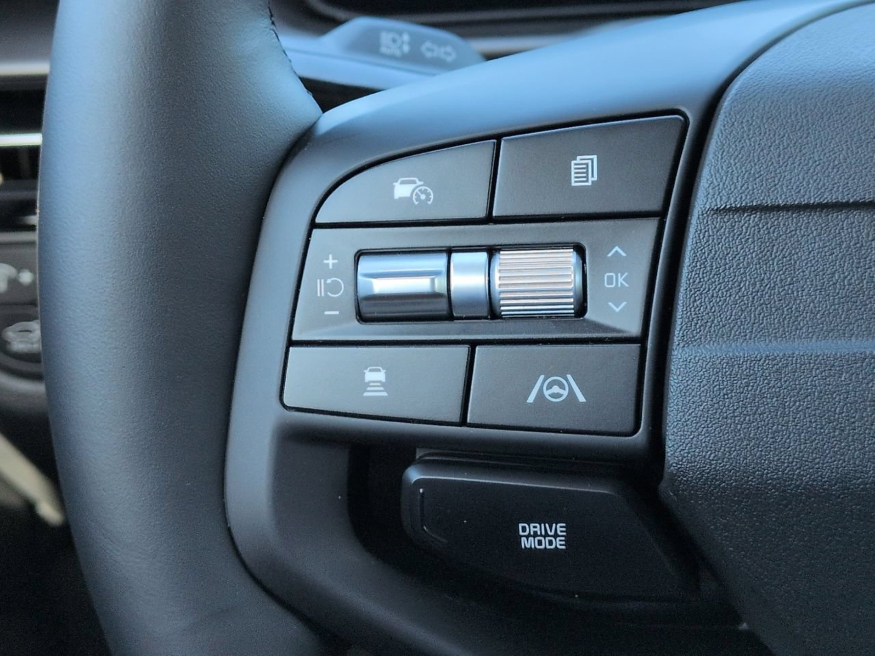 New 2026 Glacial White Pearl Kia SX image 35