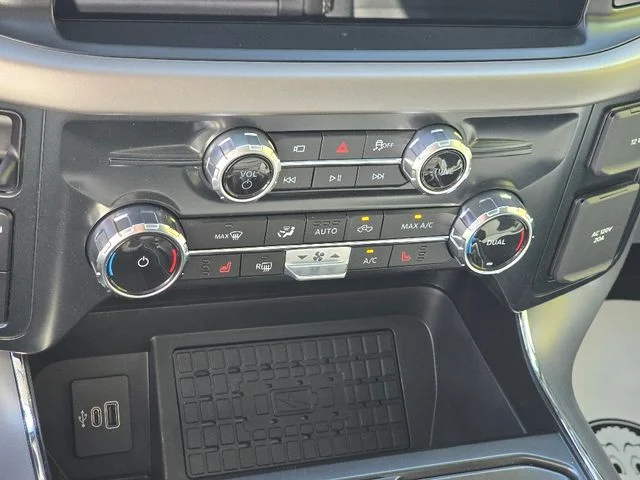 2025 Ford F-150 XLT - Photo 17