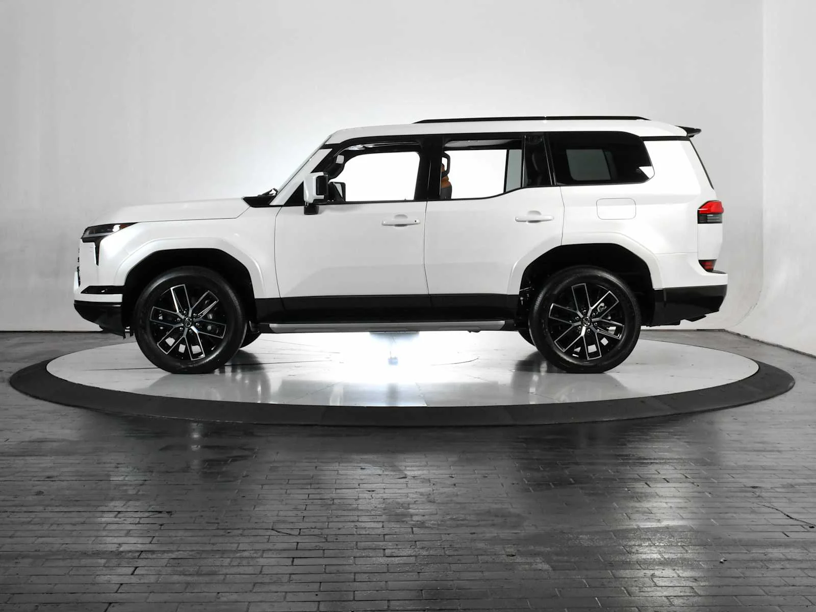 Used 2026 Eminent White Pearl Lexus Premium+ image 2