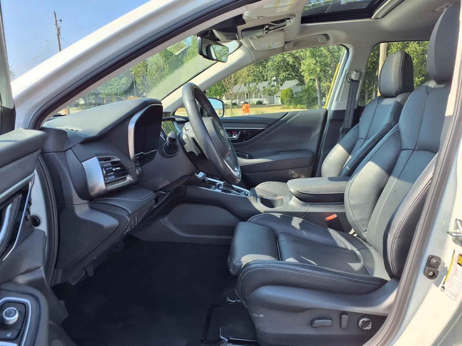 Used 2024 CRYSTAL WHITE PEARL SUBARU UTILITY image 21