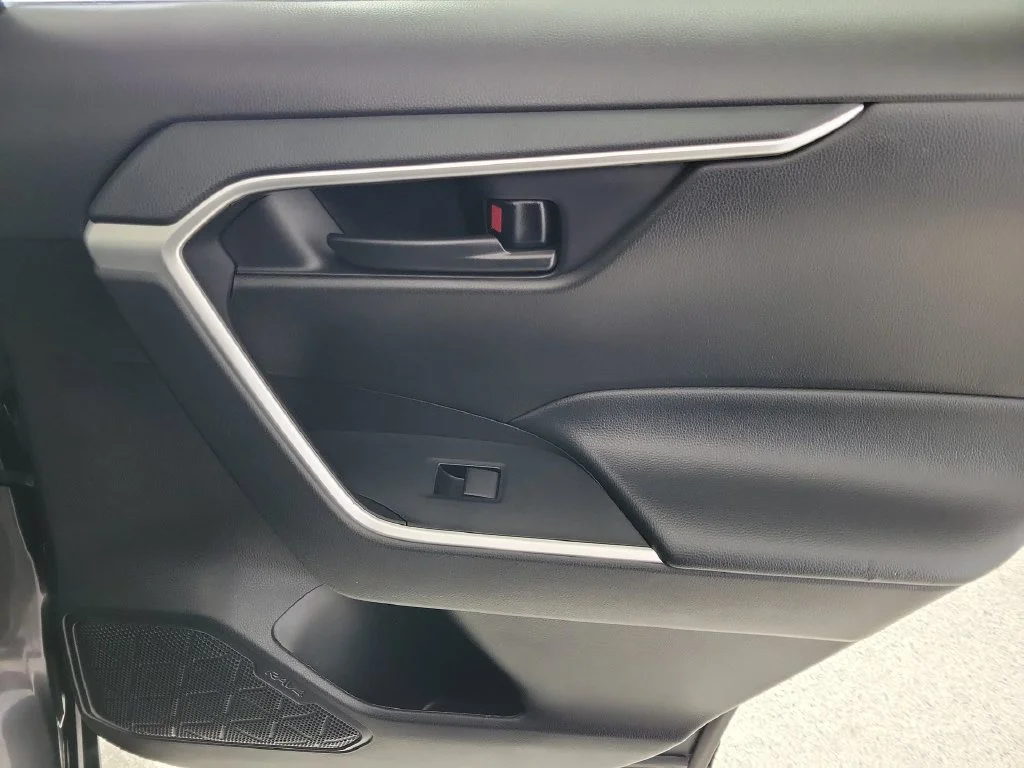 2024 Toyota RAV4 LE - Photo 21