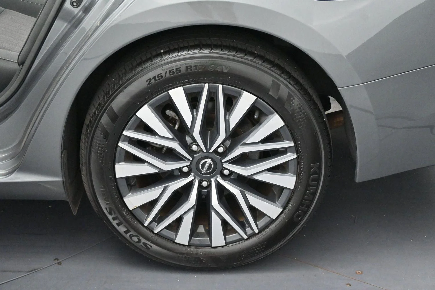 Used 2024 Gun Metallic Nissan 2.5 SV image 31