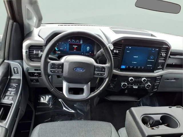 Used 2025  Ford XLT image 4