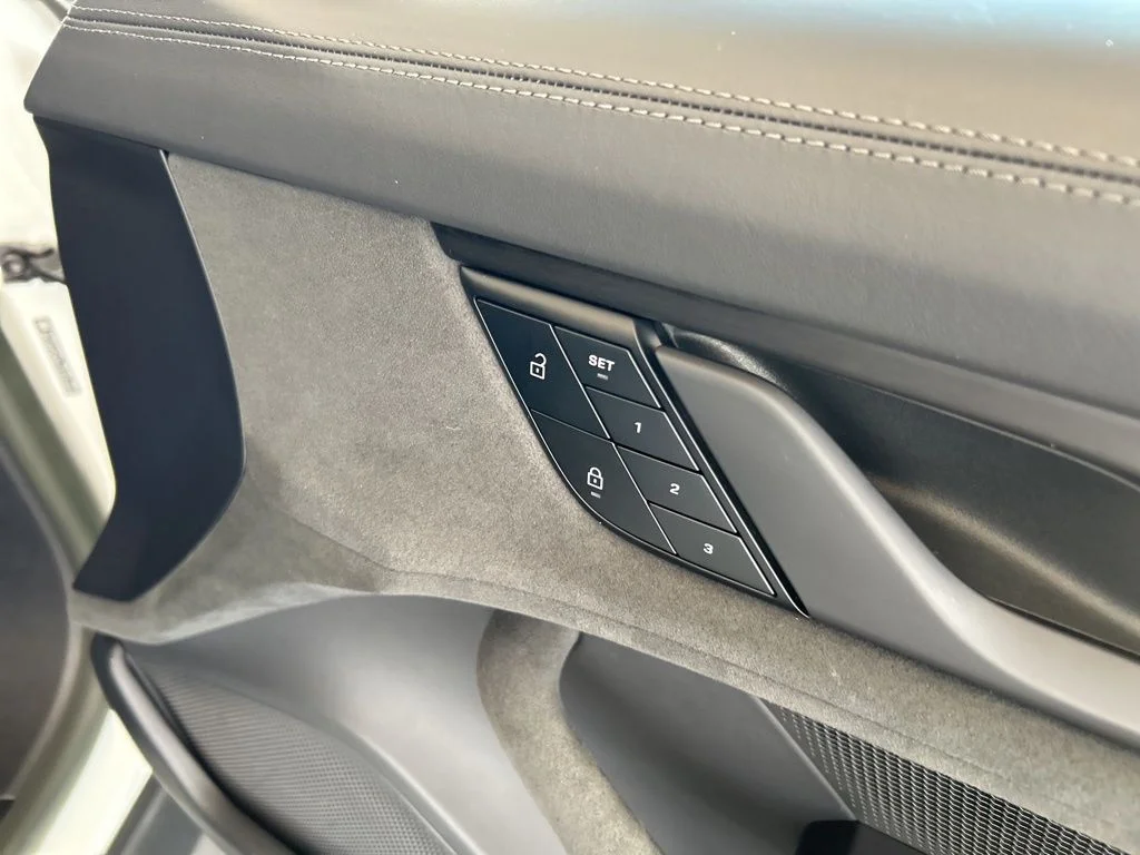 2023 Porsche Taycan GTS - Photo 26