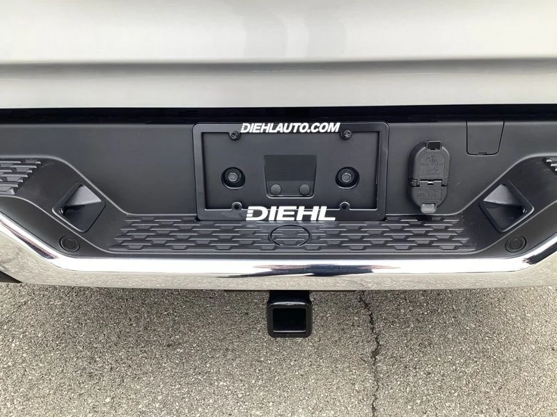New 2026 Silver Zynith Exterior Paint RAM Laramie image 12
