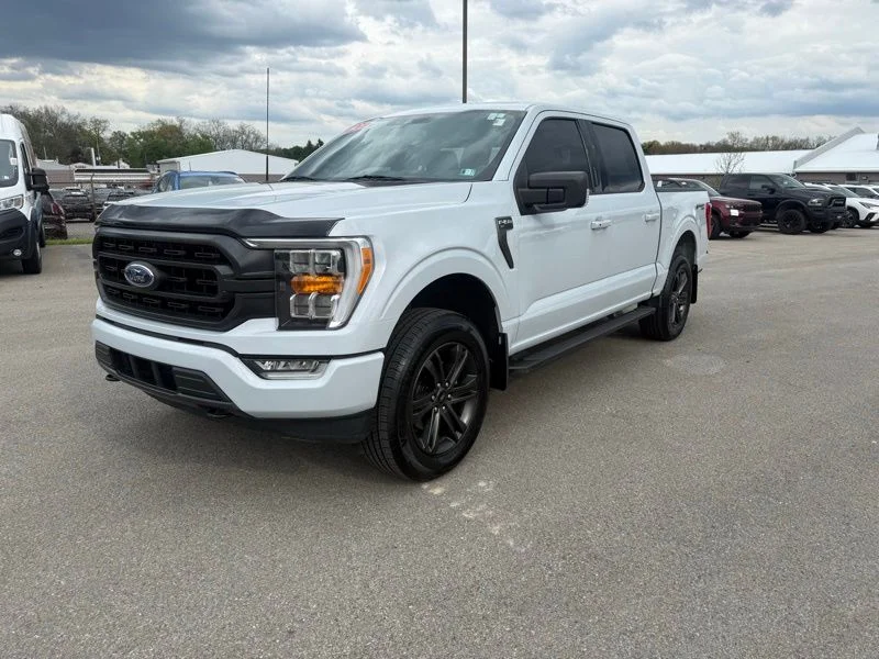 Used 2021 White Ford XLT image 3