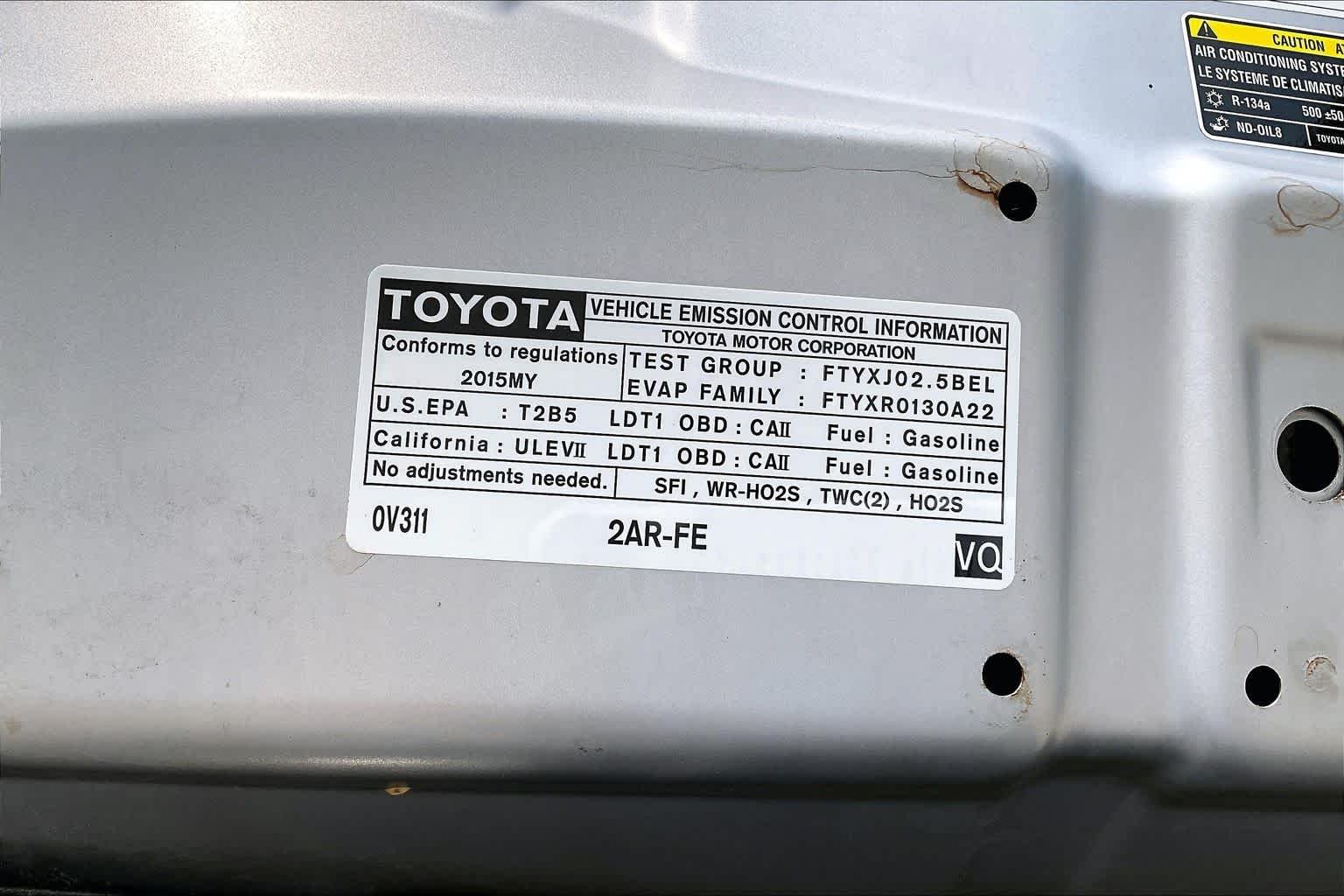 Used 2015 Classic Silver Metallic Toyota Limited image 30