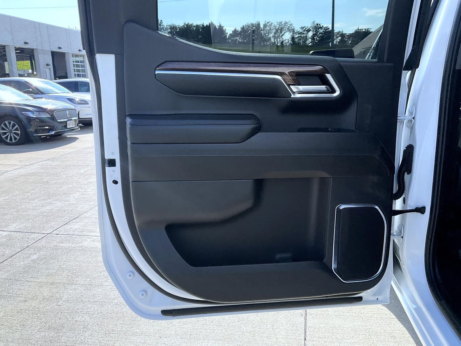 Used 2024 White Chevrolet RST image 18