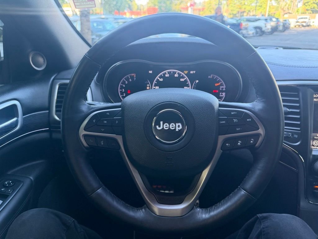 Used 2018 Bright White Clearcoat Jeep Overland image 16