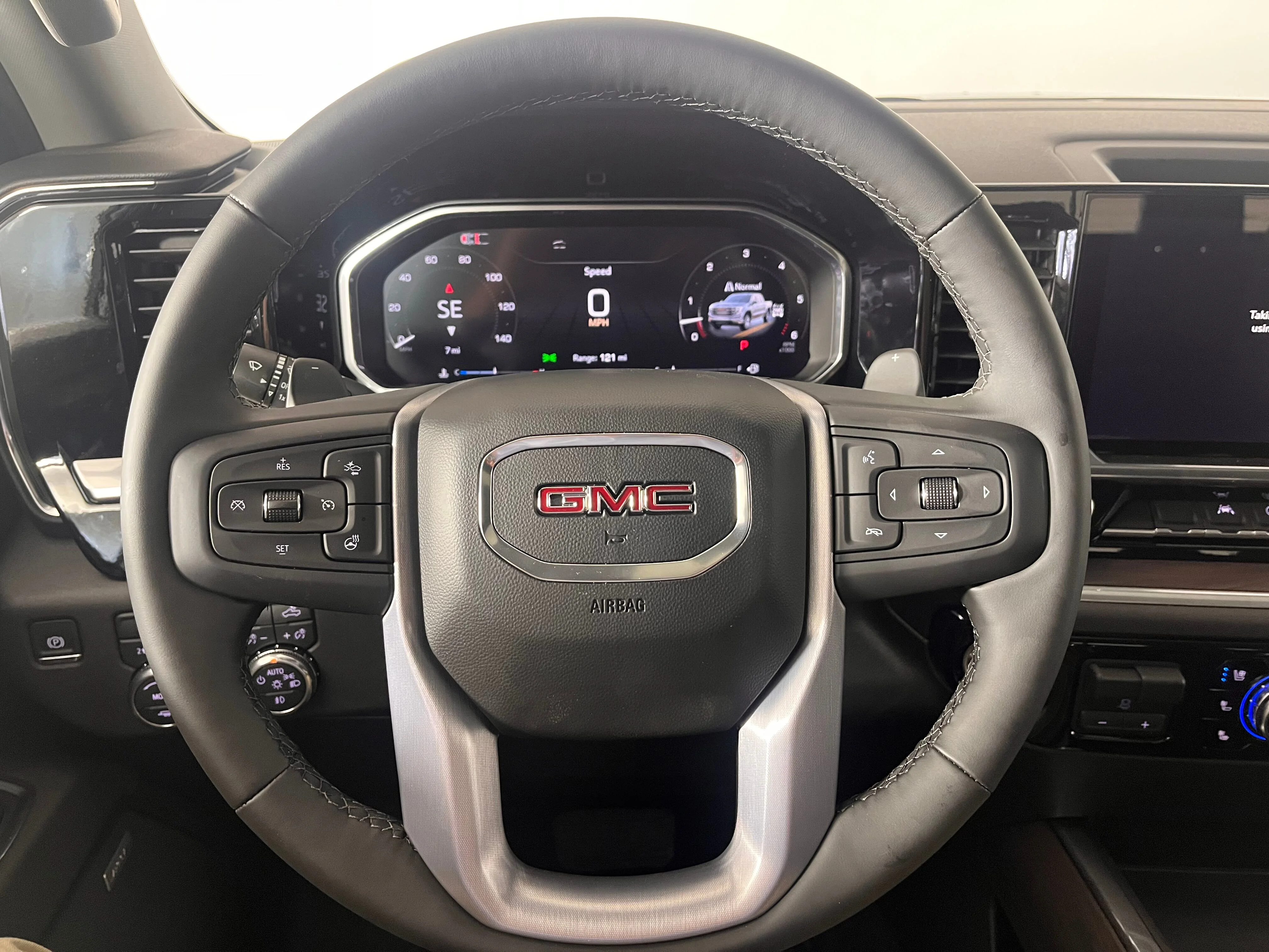 2026 GMC Sierra 1500 SLT - Photo 9