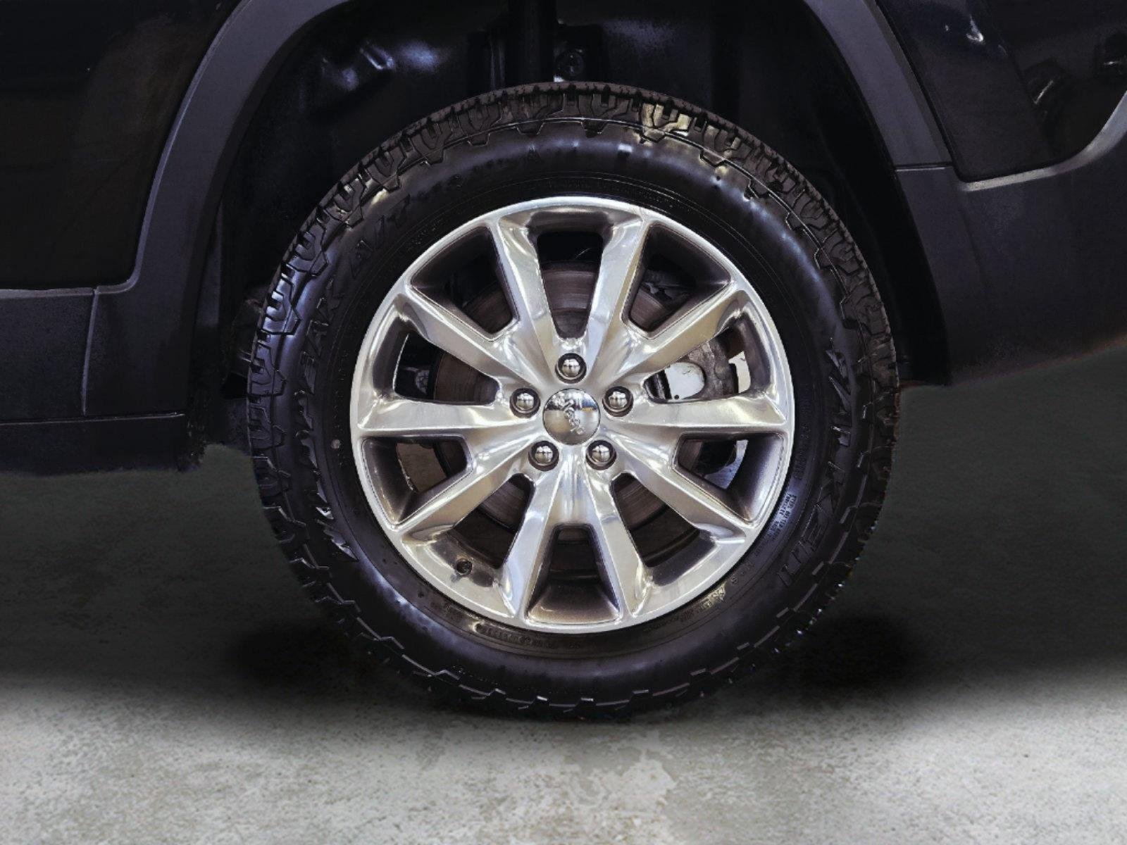 Used 2014 Brilliant Black Crystal Pearlcoat Jeep Limited image 10