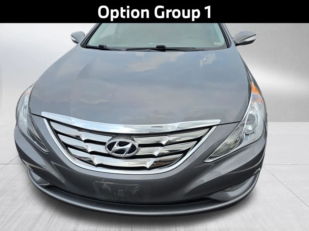 Used 2013 Gray Hyundai Limited image 3