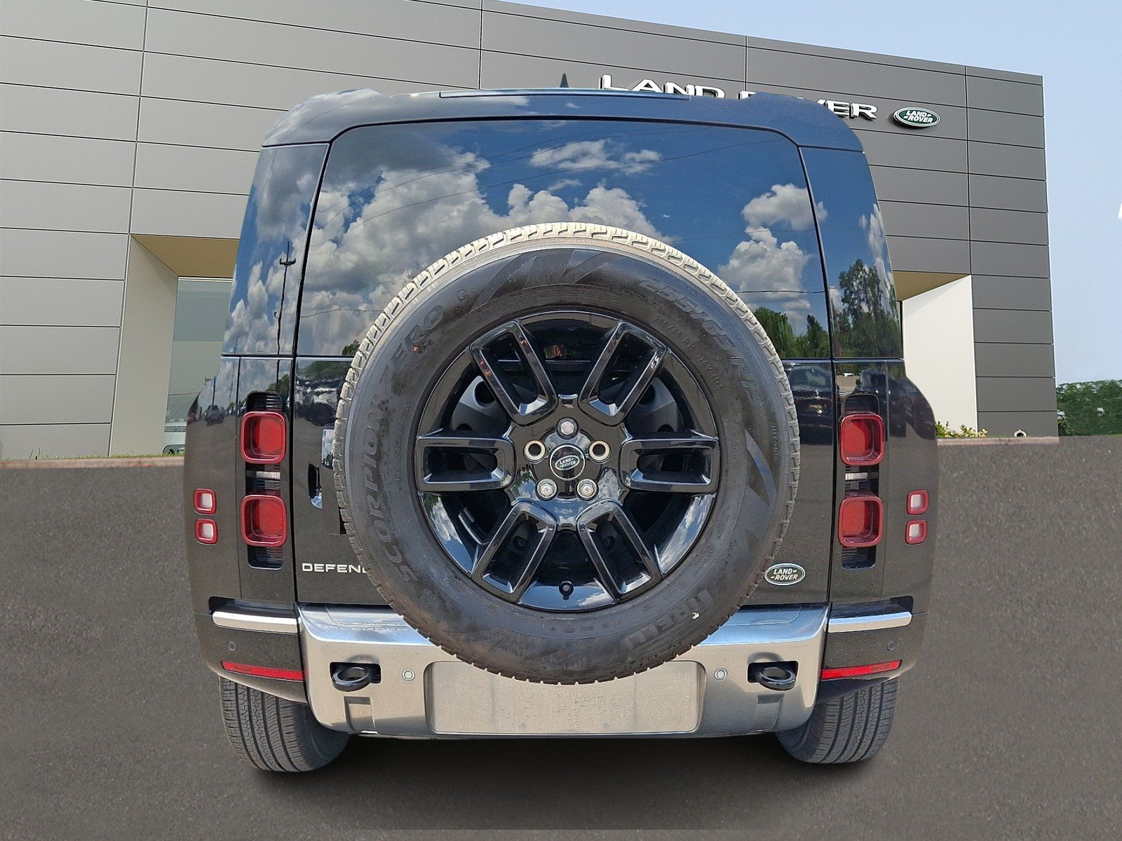 Certified Used 2023 Santorini Black Metallic - 1AG Land Rover 110 SE image 8