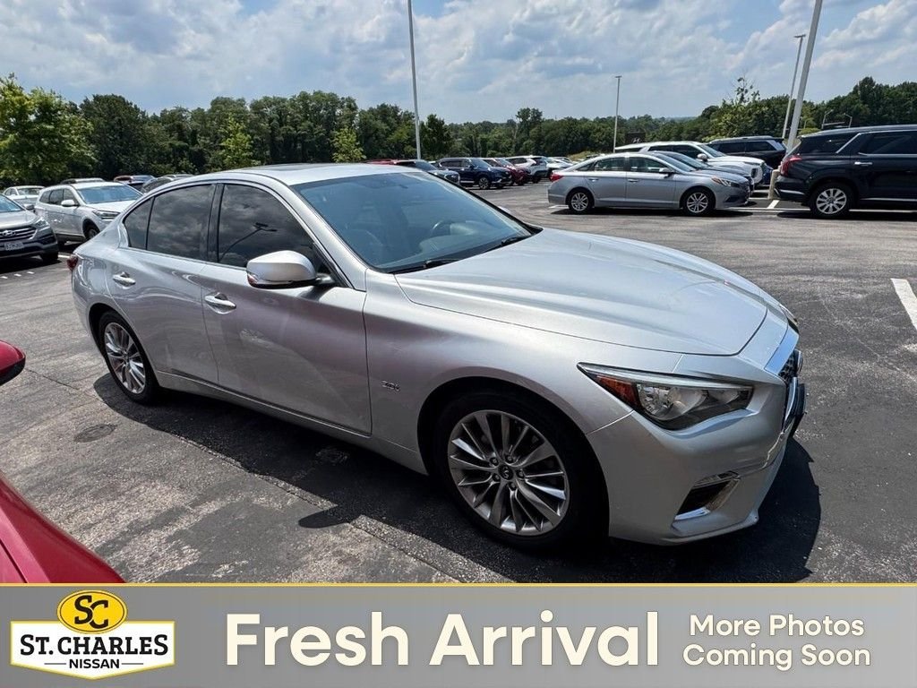 Used 2019 Silver INFINITI 3.0t LUXE image 1