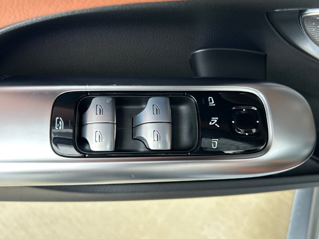 New 2026 Selenite Grey Metallic Mercedes-Benz C 300 image 12