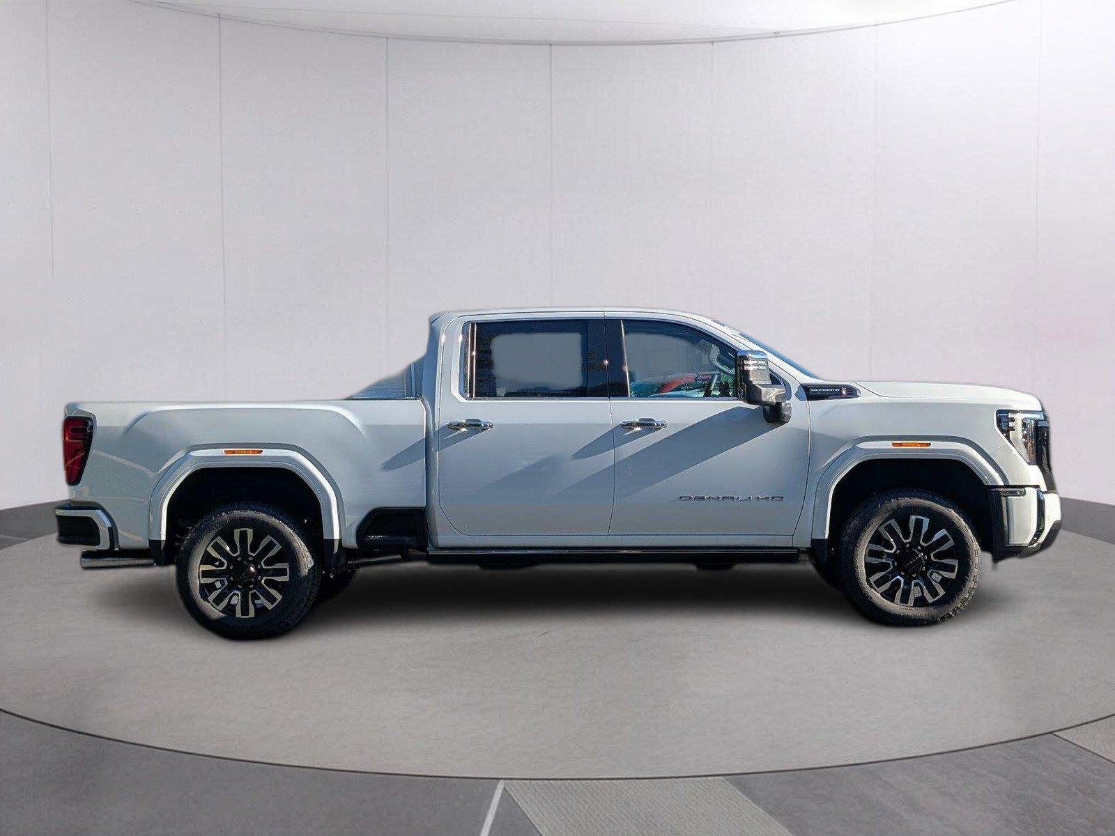 New 2026 Glacier White Tricoat GMC Denali Ultimate image 7