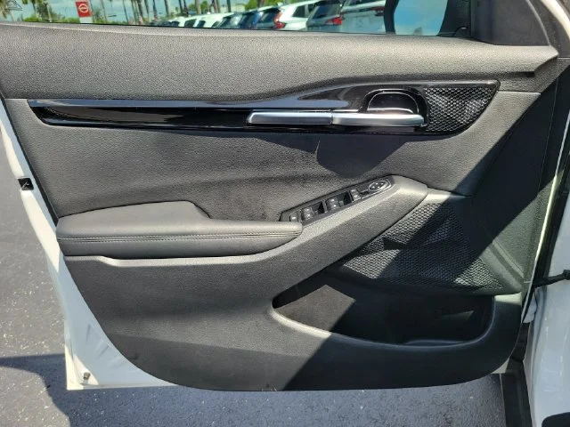 Used 2023 White Kia EX image 18