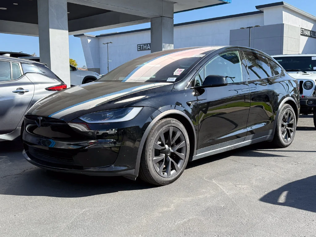 Used 2024  Tesla NA image 12