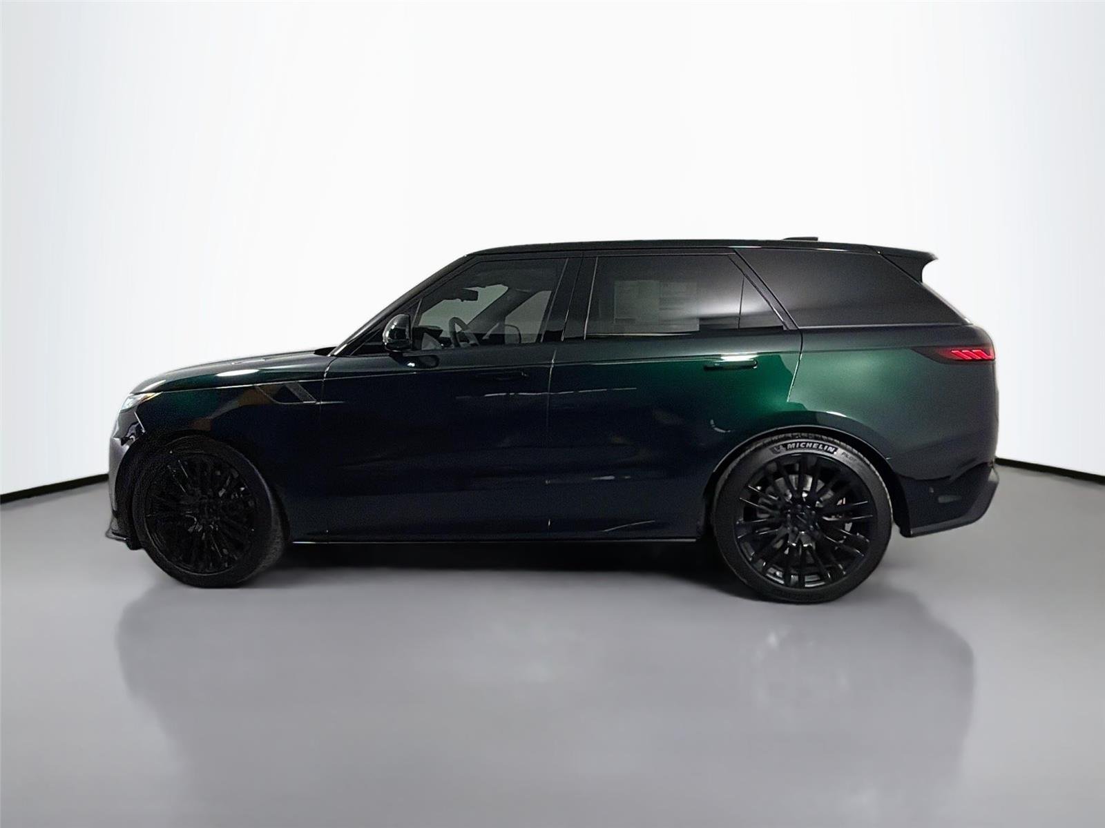New 2026 British Racing Green LAND ROVER SV V8 635PS image 8