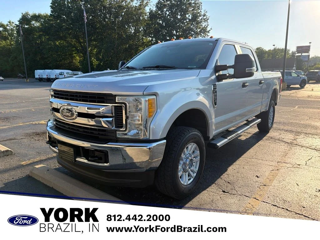 Used 2017 Silver Ford XL image 1