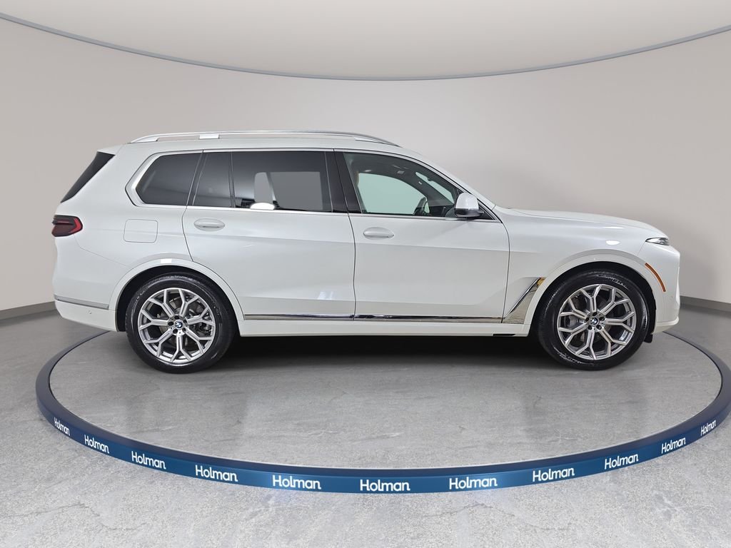 Used 2026 Mineral White Metallic BMW xDrive40i image 5