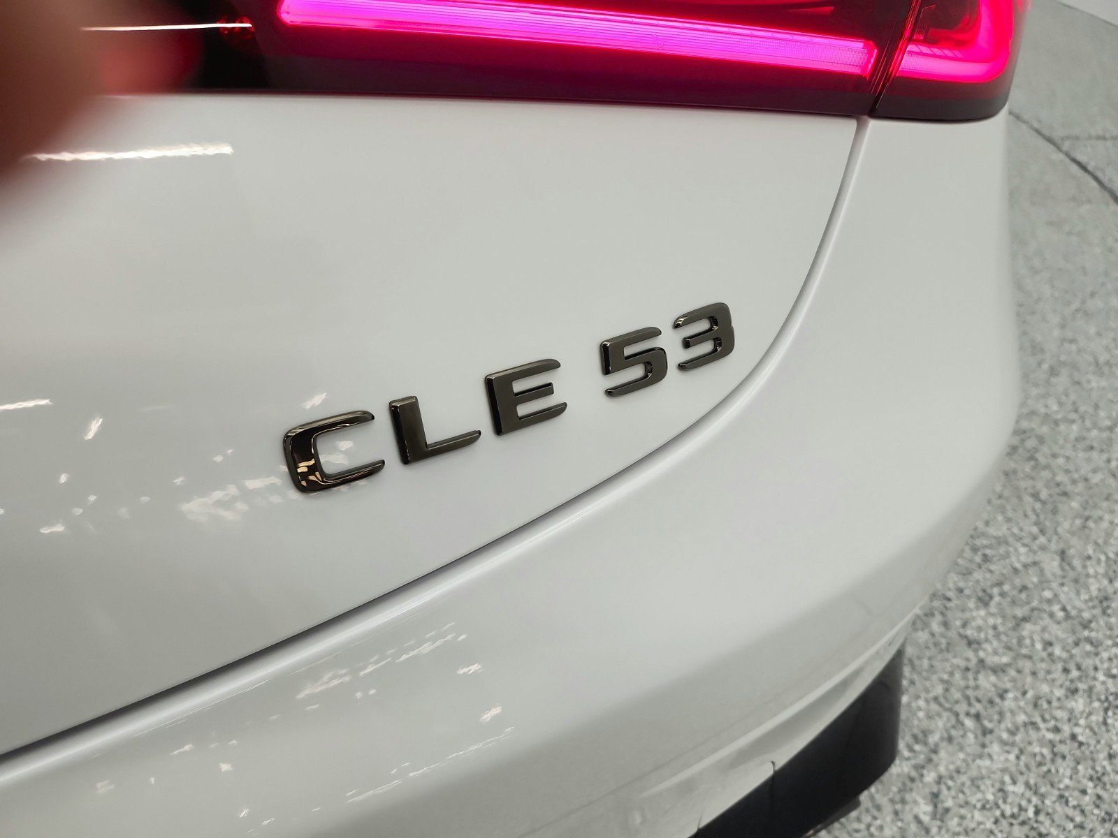 New 2026 MANUFAKTUR Moonlight White Metallic Mercedes-Benz AMG® CLE 53 4MATIC+ Cabriolet image 42