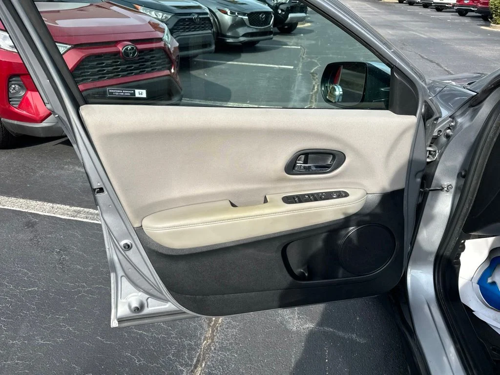 Certified Used 2018 Silver Metallic Honda LX image 20