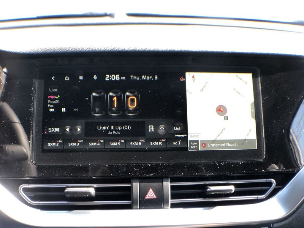 Used 2022 White Kia EX Premium image 48