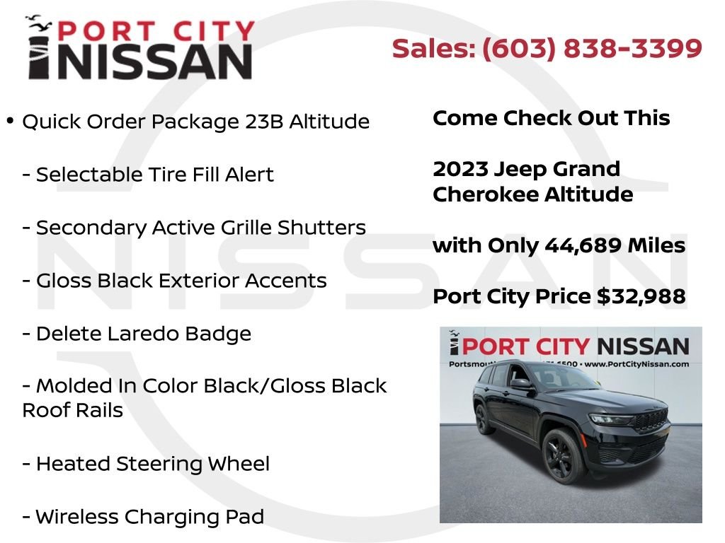 Used 2023 Diamond Black Crystal Pearlcoat Jeep Altitude x w/power sunroof image 5