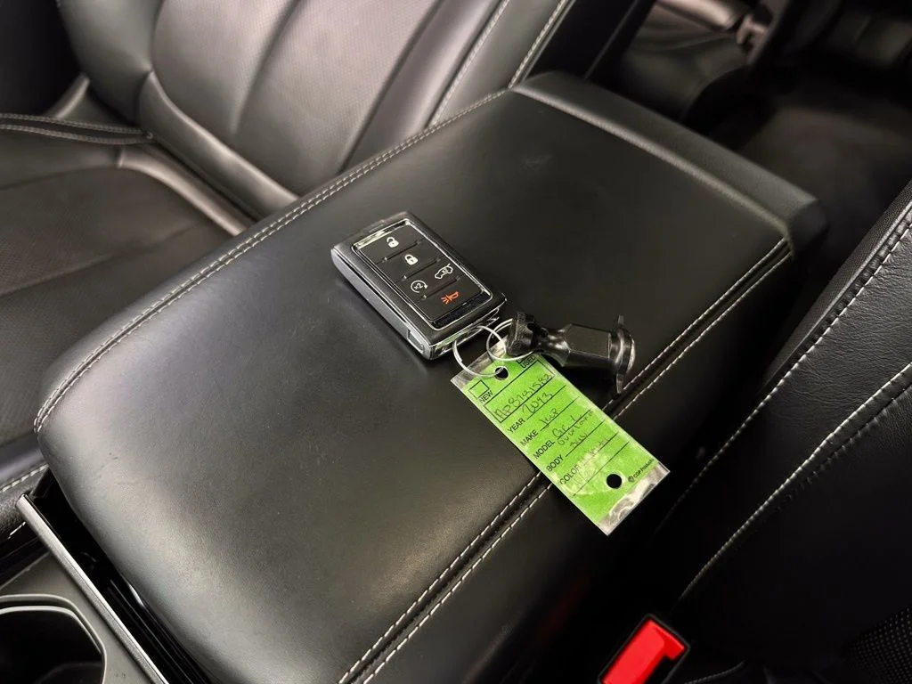Used 2023 White/off-white Jeep Overland image 33