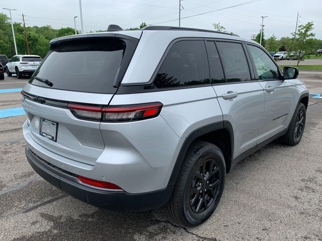 New 2026 Silver Zynith Jeep Altitude image 7