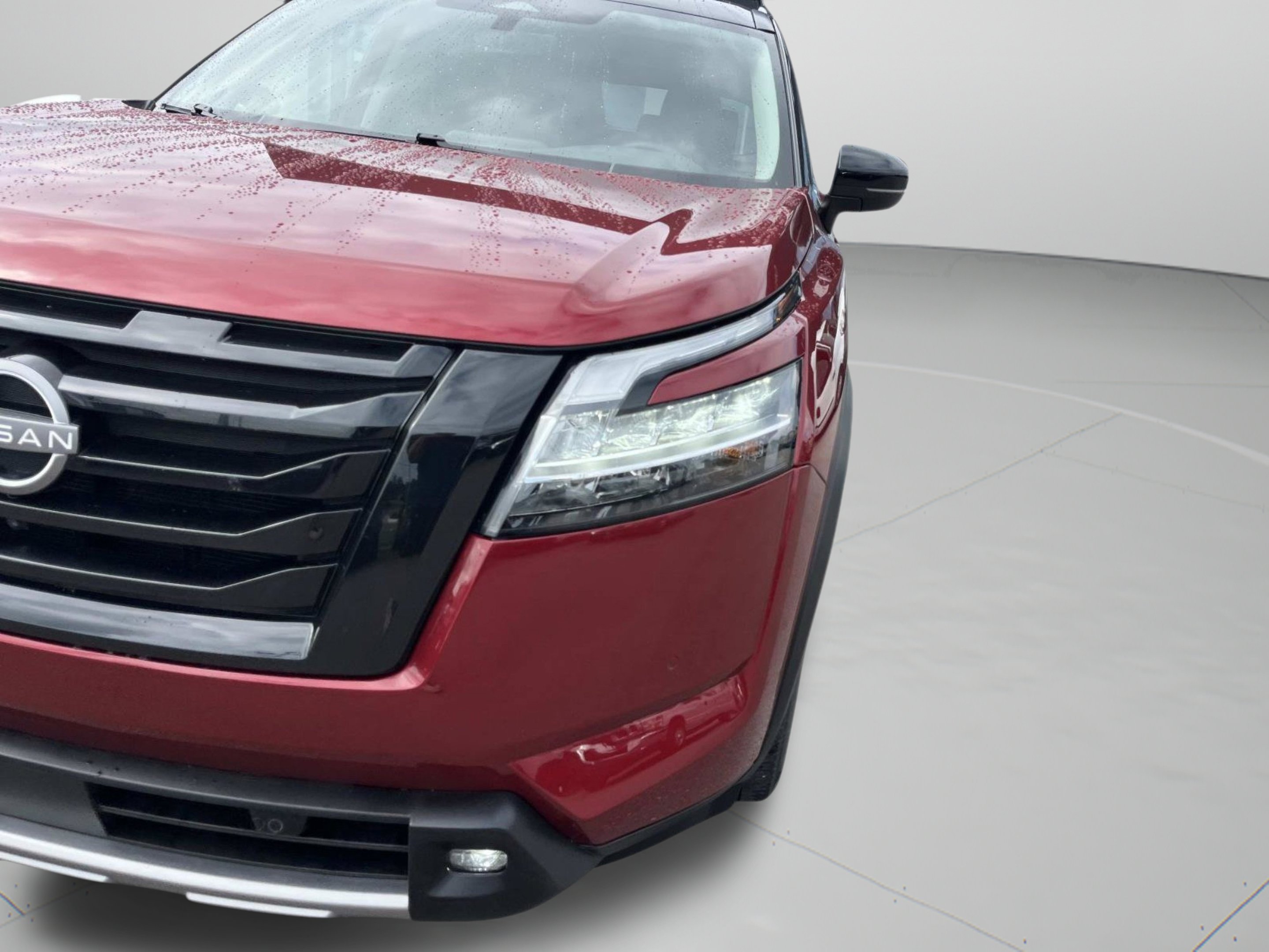 Used 2023 Scarlet Ember Tintcoat/Super Black Nissan SL image 37